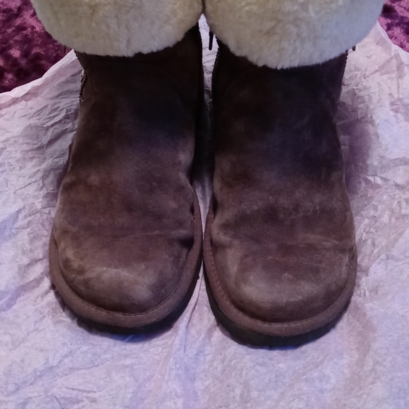 UGG BOOTS - Picture 6 of 7